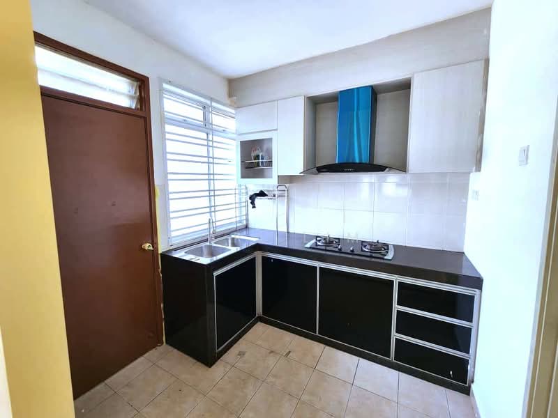 Cluster House for Sale in Taman Sierra Perdana (Masai) - Karl Lim - Kitchen - PropertyGuru.com.my