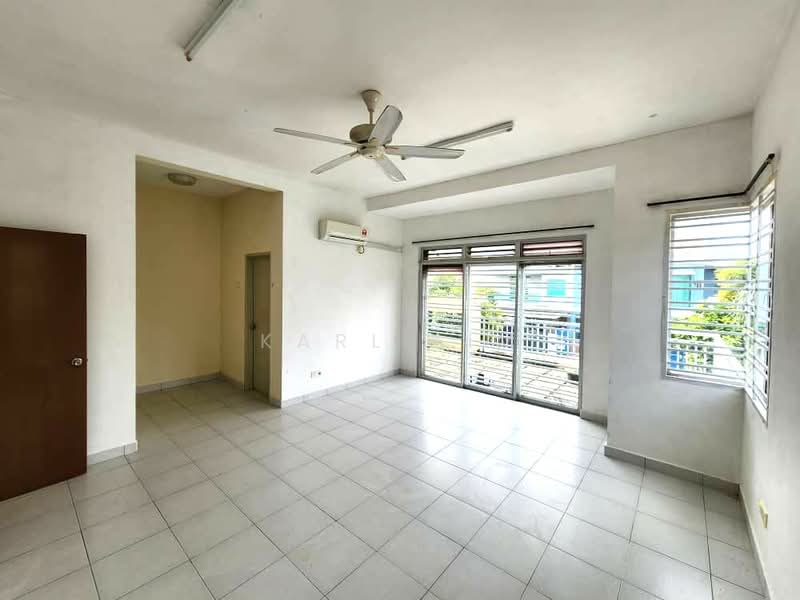 Cluster House for Sale in Taman Sierra Perdana (Masai) - Karl Lim - Living Room - PropertyGuru.com.my
