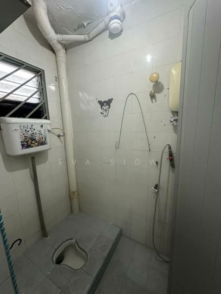 2-storey Terraced House for Sale in Taman Ungku Tun Aminah (Skudai) - Eva Siow - Bathroom - PropertyGuru.com.my