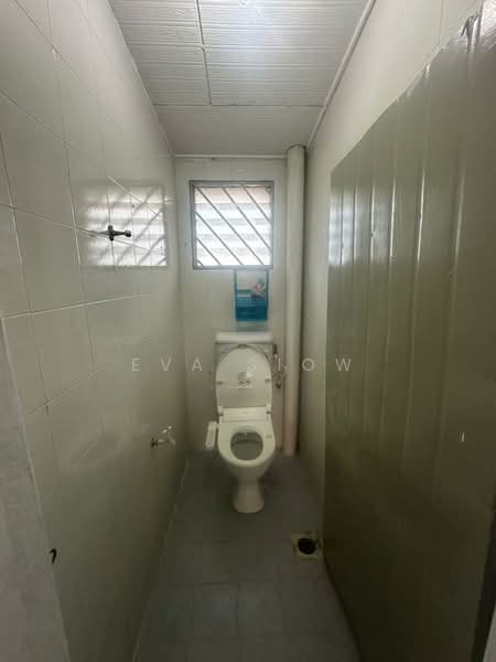 2-storey Terraced House for Sale in Taman Ungku Tun Aminah (Skudai) - Eva Siow - Bathroom - PropertyGuru.com.my