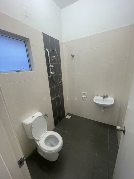 Rumah Teres 2 Tingkat untuk Dijual di Setia Ecohill (Semenyih) - CK Law - Bathroom - PropertyGuru.com.my