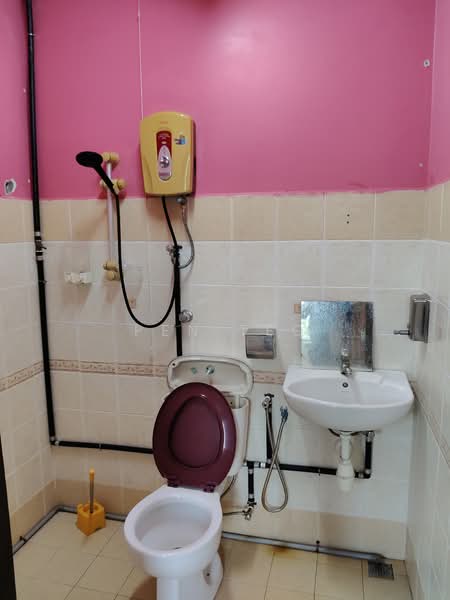 For Rent - 3 Storey Terrace Middle Floor Shoplot, Sungai Ara, Bayan Lepas, Penang.