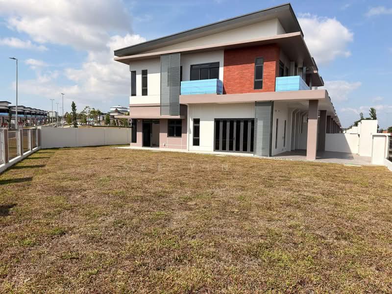 Semi-Detached House for Sale in Bandar Uda Utama (Johor Bahru) - See Yin . - Exterior - PropertyGuru.com.my