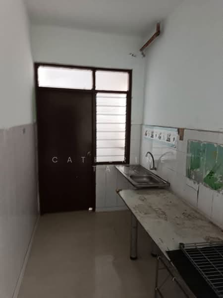 Pangsapuri untuk Disewa di Pangsapuri Daisy - Catherine Tan - Kitchen - PropertyGuru.com.my
