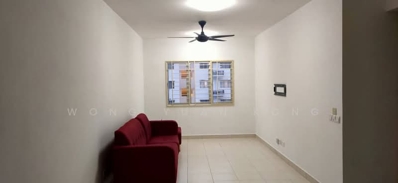 Pangsapuri untuk Disewa di De Bayu - Wong Yuan Kong - Living Room - PropertyGuru.com.my