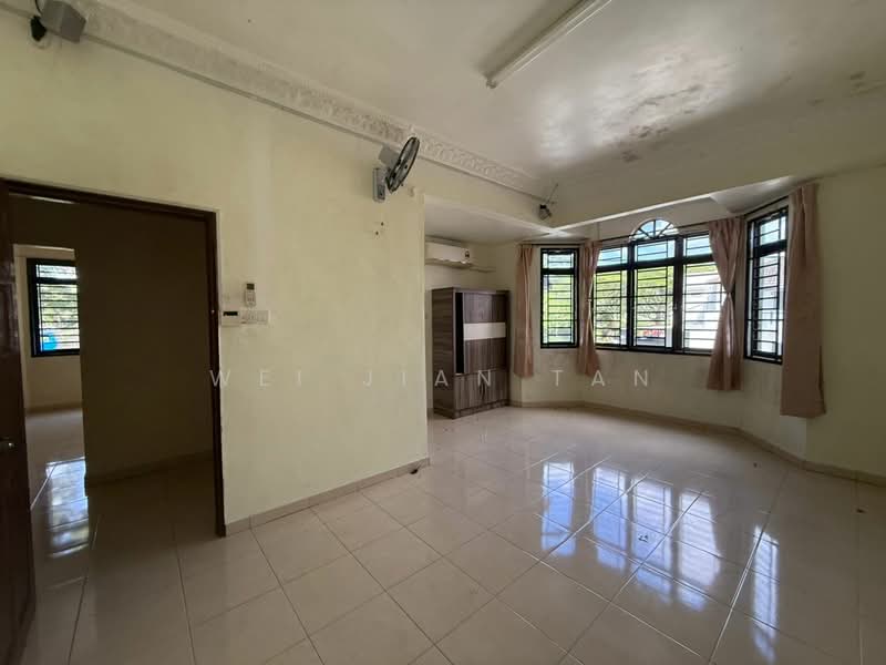 Semi-Detached House for Sale in Taman Puteri Wangsa (Ulu Tiram) - Wei Jian Tan - Living Room - PropertyGuru.com.my
