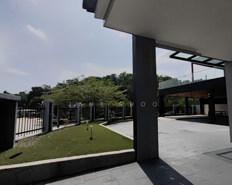 Servis Apartment untuk Dijual di 8 Kinrara - Jane Shoo - Exterior - PropertyGuru.com.my