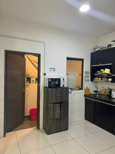 Condominium for Rent at The Holmes 2 - Iris Lee - Kitchen - PropertyGuru.com.my