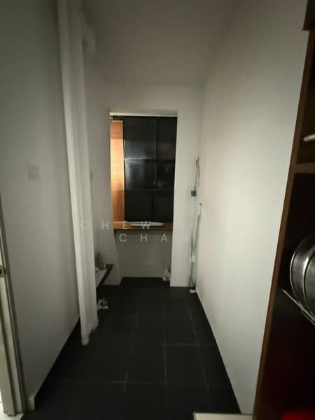 Pangsapuri untuk Disewa di Residensi Larkin Indah - Chew Yun Chan - Corridor - PropertyGuru.com.my