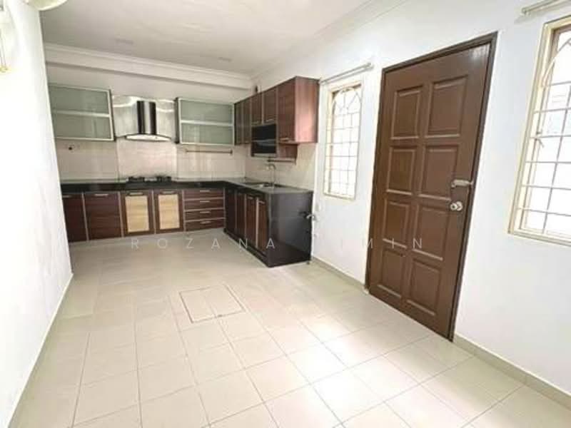 2-storey Terraced House for Rent in Kajang (Selangor) - Rozana Simin - Kitchen - PropertyGuru.com.my