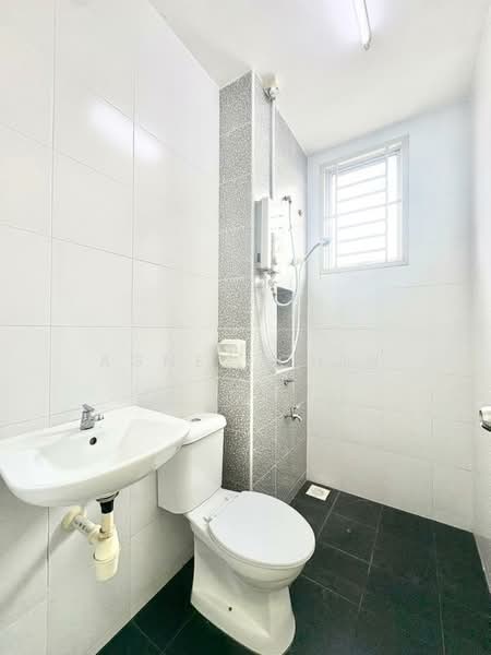 2-storey Terraced House for Sale in Kawasan Perindustrian Tebrau 2 (Tebrau) - Agnes Chin - Bathroom - PropertyGuru.com.my