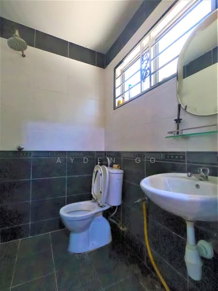Rumah Teres 3 Tingkat untuk Dijual di Fadasons Villa (Batu) - Ayden Go - Bathroom - PropertyGuru.com.my