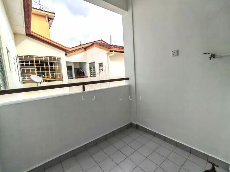 Apartment for Sale at Vista Seri Alam - Lui Lui - Balcony - PropertyGuru.com.my