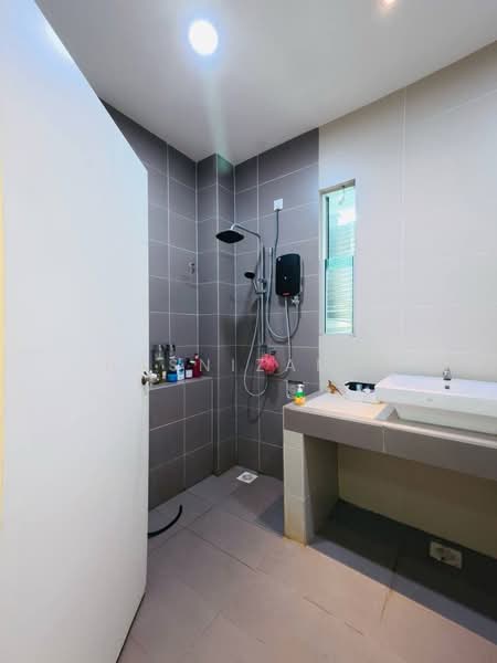 Semi-Detached House for Sale in Bandar Puteri Jaya (Sungai Petani) - Hasnizam . - Bathroom - PropertyGuru.com.my