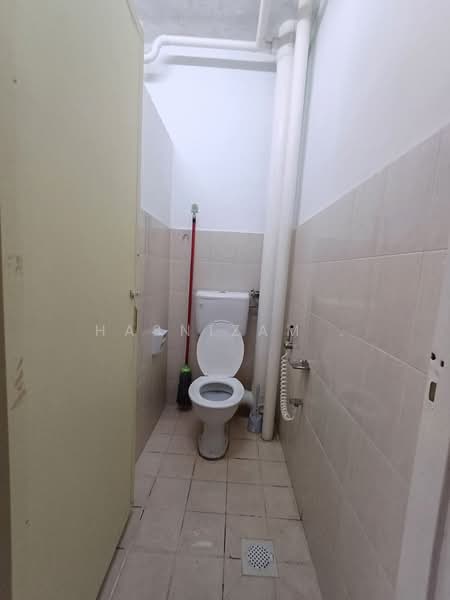 Flat for Sale at Sunway Ceria - Hasnizam . - Bathroom - PropertyGuru.com.my