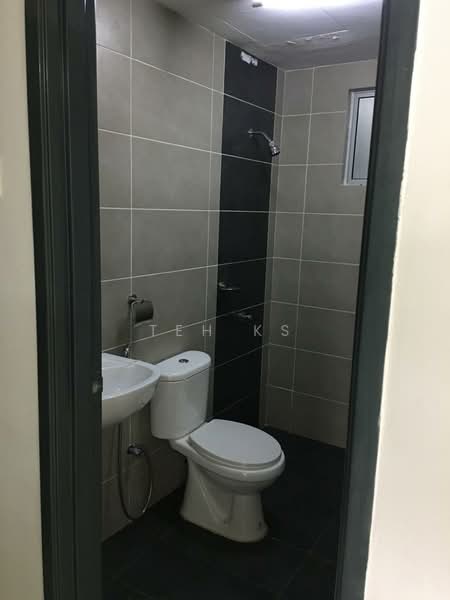 Pangsapuri untuk Disewa di Palm Garden Apartment - Teh KS - Bathroom - PropertyGuru.com.my