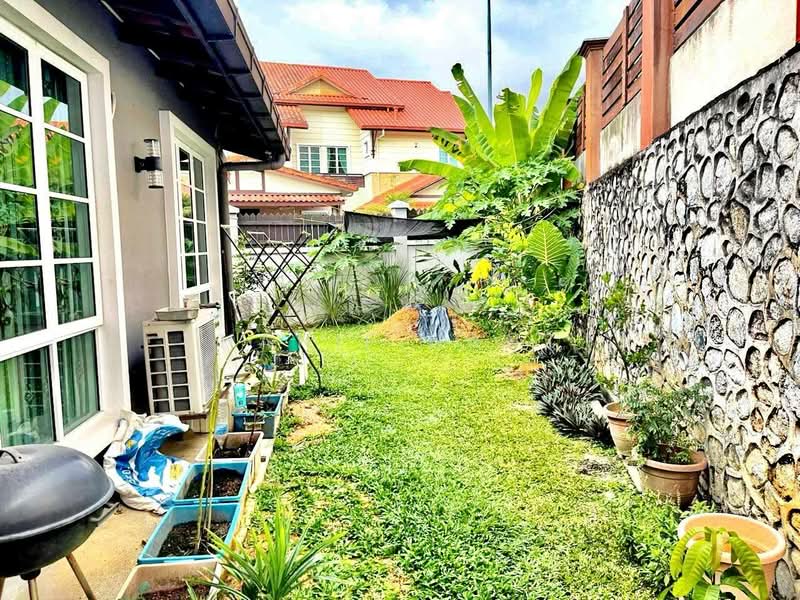 Rumah Berkembar untuk Dijual di Cheras (Selangor) - Hanif Hanz - Exterior - PropertyGuru.com.my