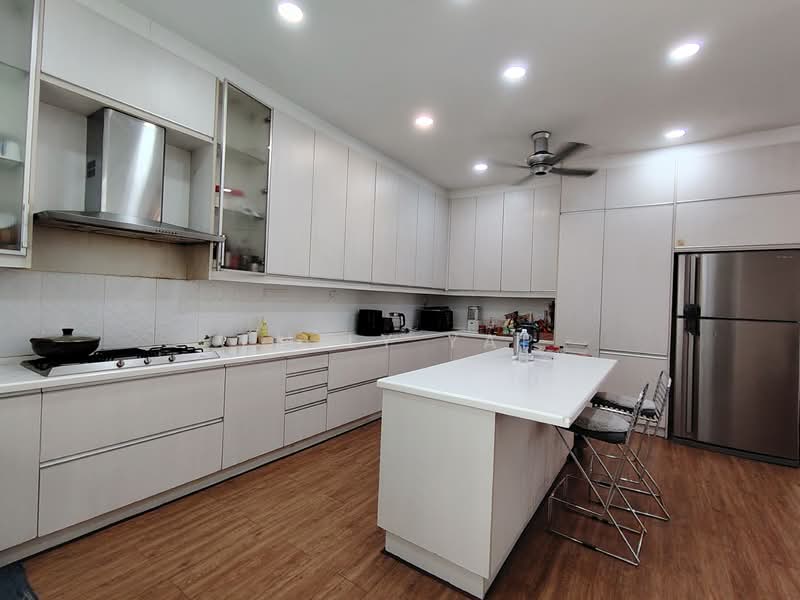 Rumah Berkembar untuk Dijual di Seksyen 9 (Kota Damansara) - Emily Yap - Kitchen - PropertyGuru.com.my
