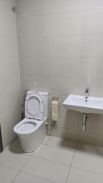 Service Residence for Sale at Paradigm Residence - Heng Hy - Bathroom - PropertyGuru.com.my