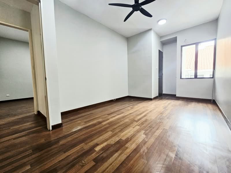 2-storey Terraced House for Sale in Alam Impian (Shah Alam) - Yus . - Room4 Upstairs - PropertyGuru.com.my