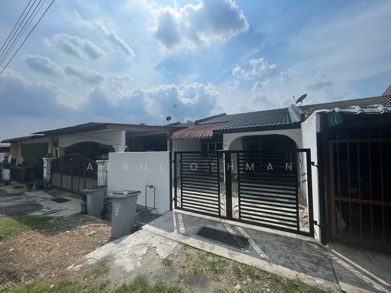 1-storey Terraced House for Sale in Seremban (Negeri Sembilan) - Azrul Othman - Exterior - PropertyGuru.com.my