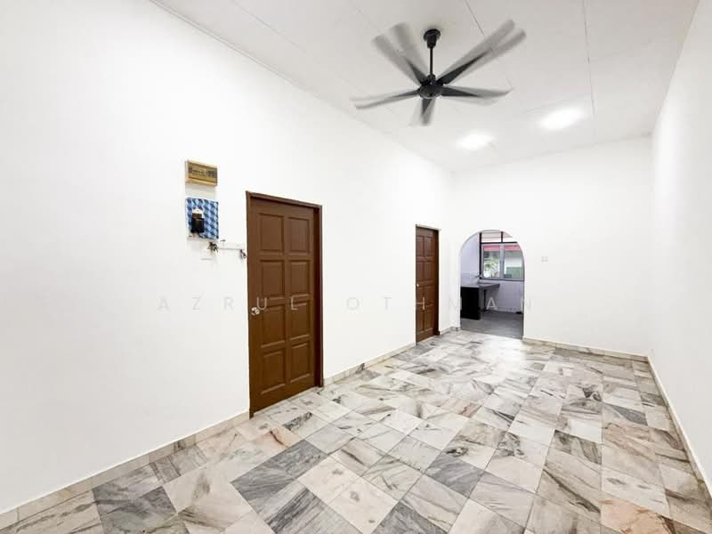 Rumah Teres 1 Tingkat untuk Dijual di Taman Desa Rhu (Sikamat) - Azrul Othman - Living Room - PropertyGuru.com.my