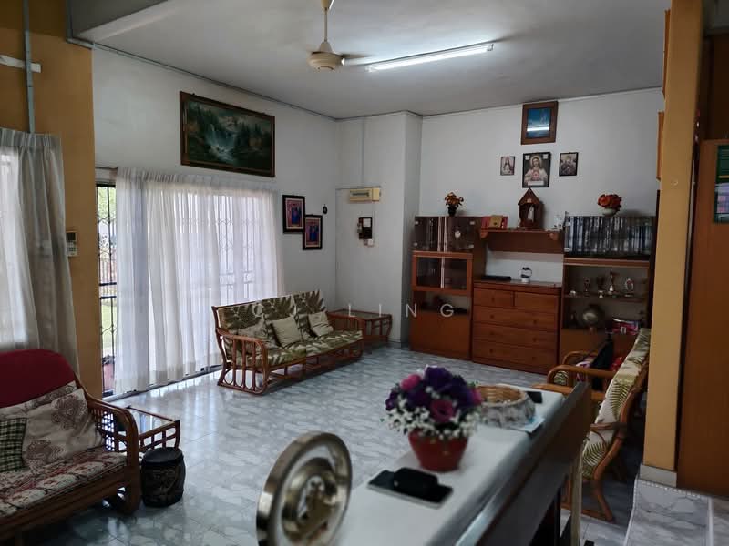 Rumah Berkembar untuk Dijual di SS3 (Petaling Jaya) - CJ Ling - Living Room - PropertyGuru.com.my