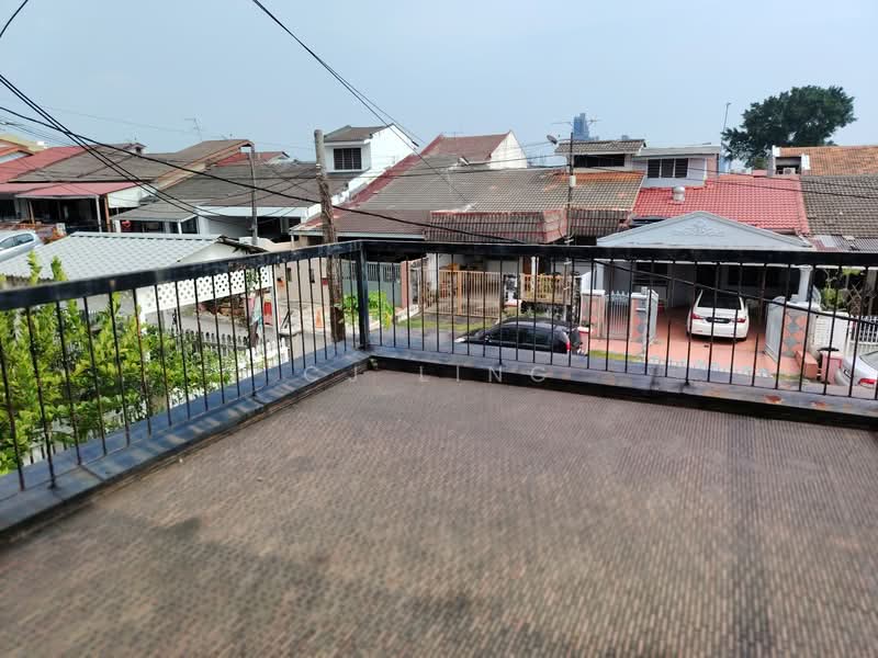 Rumah Berkembar untuk Dijual di SS3 (Petaling Jaya) - CJ Ling - Balcony - PropertyGuru.com.my