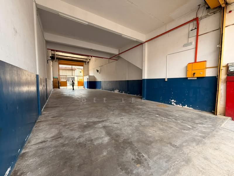 For Rent - Factory Bolton batu caves 1.5sty 25x80