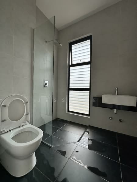 Semi-Detached House for Sale in Setia Alam (Selangor) - Jess Tee - Bathroom - PropertyGuru.com.my
