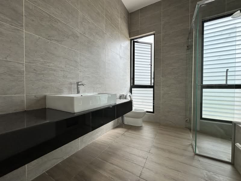 Semi-Detached House for Sale in Setia Alam (Selangor) - Jess Tee - Bathroom - PropertyGuru.com.my