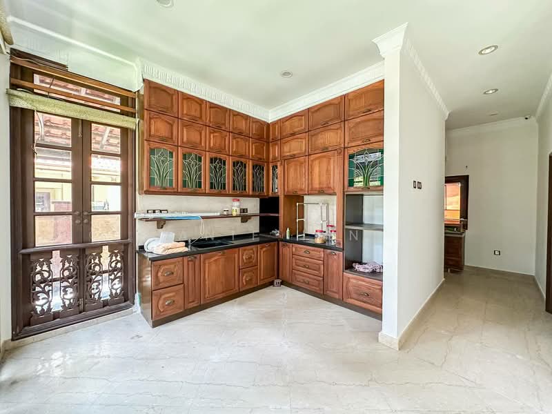 Bungalow for Sale in Ampang (Selangor) - Hanif Hanz - Kitchen - PropertyGuru.com.my