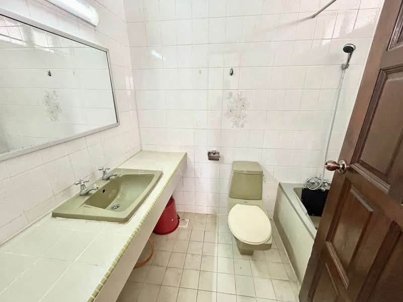Kondominium untuk Disewa di Putri Indah Condominium - Stephanie Yap - Bathroom - PropertyGuru.com.my