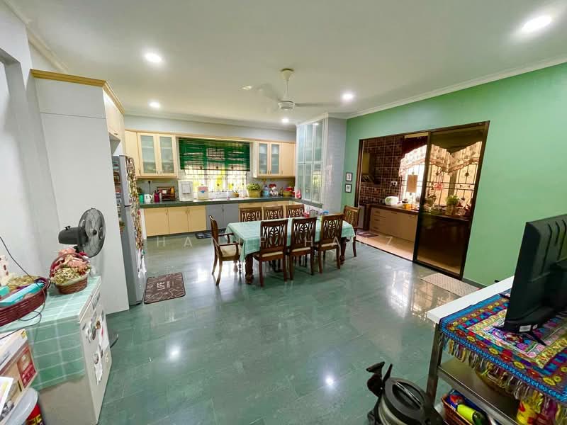 Bungalow for Sale in Cheras (Selangor) - Hanif Hanz - Kitchen - PropertyGuru.com.my
