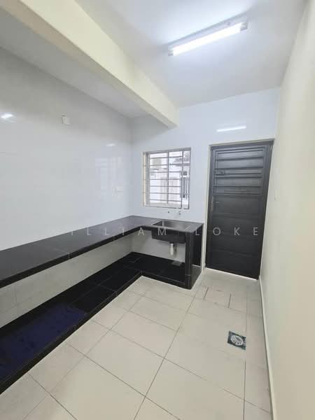 Rumah Teres 2 Tingkat untuk Disewa di Mutiara Rini (Skudai) - William Loke - Kitchen - PropertyGuru.com.my
