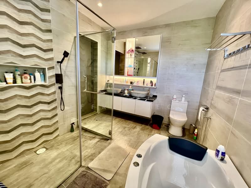 Rumah Teres 3 Tingkat untuk Dijual di Tanjung Bungah (Penang) - Jeffrey Yeoh - Bathroom - PropertyGuru.com.my