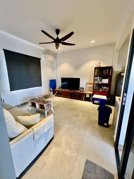 Rumah Teres 3 Tingkat untuk Dijual di Tanjung Bungah (Penang) - Jeffrey Yeoh - Living Room - PropertyGuru.com.my