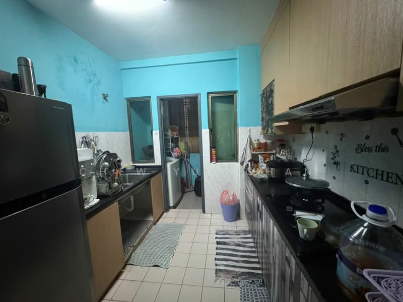Pangsapuri untuk Dijual di Danga View Apartment - Chew Yun Chan - Kitchen - PropertyGuru.com.my