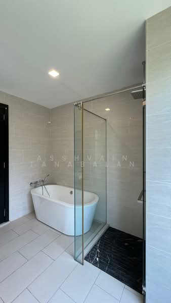 Bungalow for Rent in Leisure Farm (Gelang Patah) - Asshvain Tanabalan - Bathroom - PropertyGuru.com.my