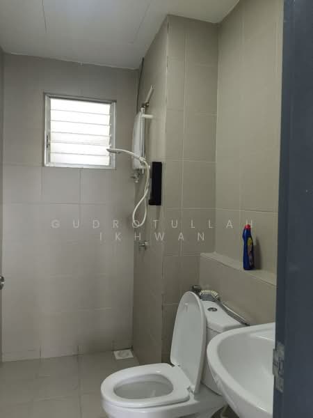 Pangsapuri untuk Disewa di Selangorku Pr1ma Lakefront Homes - Gudrotullah Ikhwan - Bathroom - PropertyGuru.com.my
