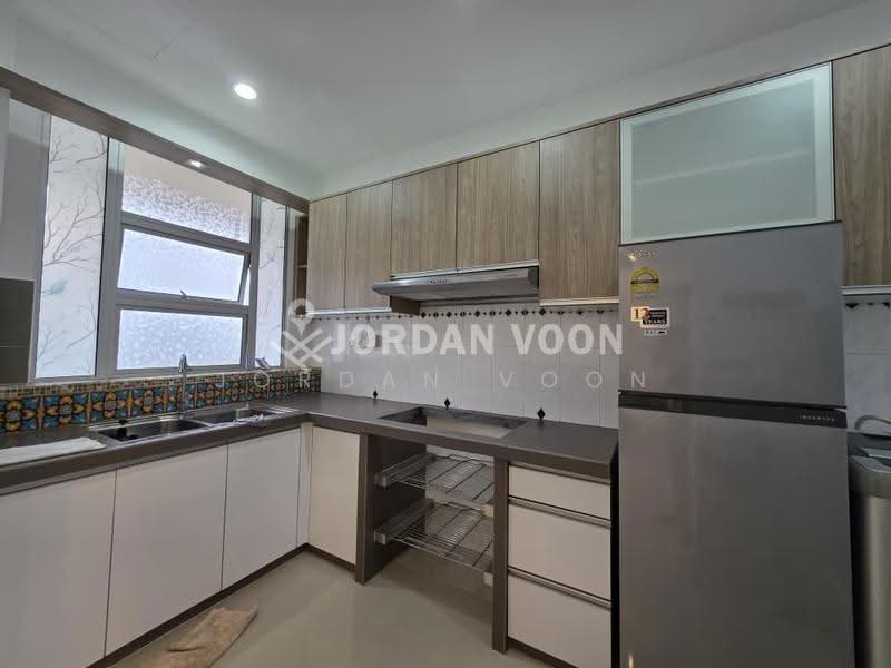 Kondominium untuk Dijual di Azuria Condominium - Jordan Voon - Kitchen - PropertyGuru.com.my
