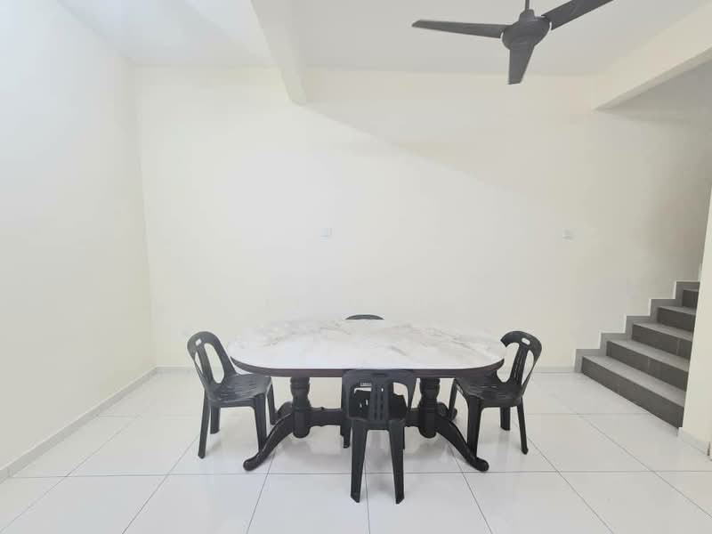 Rumah Teres untuk Disewa di Skudai (Johor) - Li Min - Dining Room - PropertyGuru.com.my
