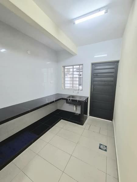 Rumah Teres untuk Disewa di Skudai (Johor) - Li Min - Kitchen - PropertyGuru.com.my