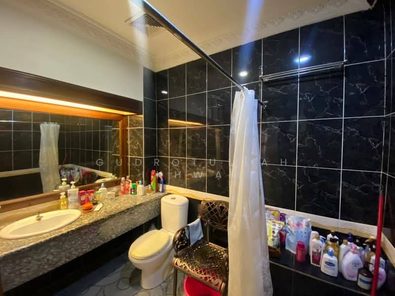 Rumah Teres 2 Tingkat untuk Dijual di Bandar Baru Bangi (Selangor) - Gudrotullah Ikhwan - Bathroom - PropertyGuru.com.my