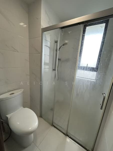 Pangsapuri untuk Disewa di Starview Bay @ Forest City - Alicia Shum - Bathroom - PropertyGuru.com.my