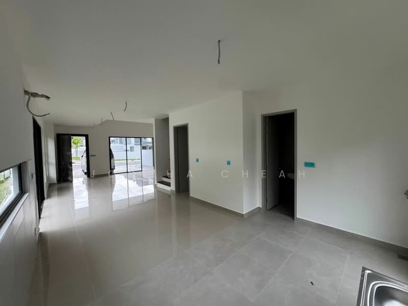 Rumah Teres 2.5 Tingkat untuk Disewa di Gombak (Selangor) - Joshua Cheah - Living Room - PropertyGuru.com.my
