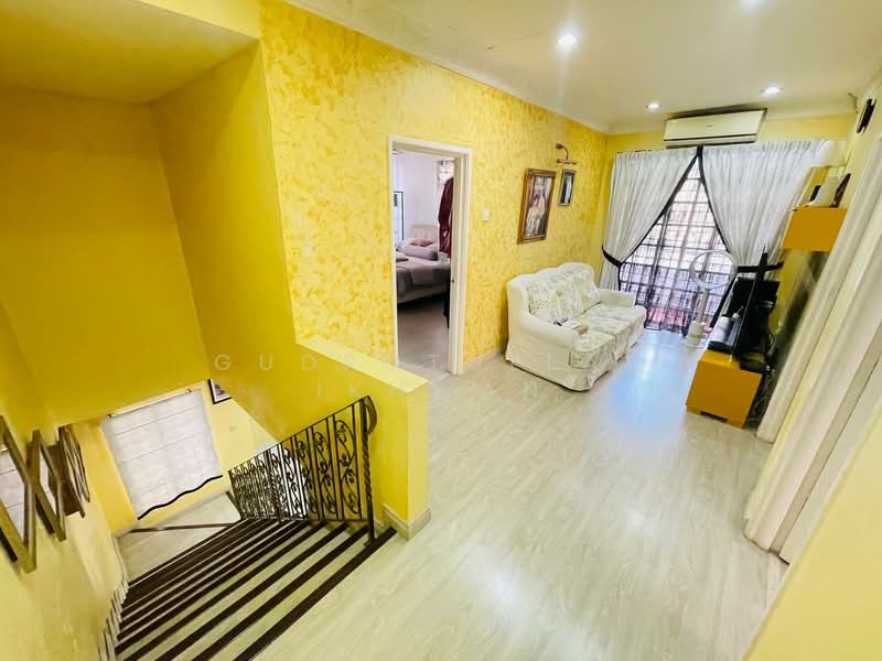 Rumah Teres 2 Tingkat untuk Dijual di TAMAN PUCHONG UTAMA (Puchong) - Gudrotullah Ikhwan - Living Room - PropertyGuru.com.my