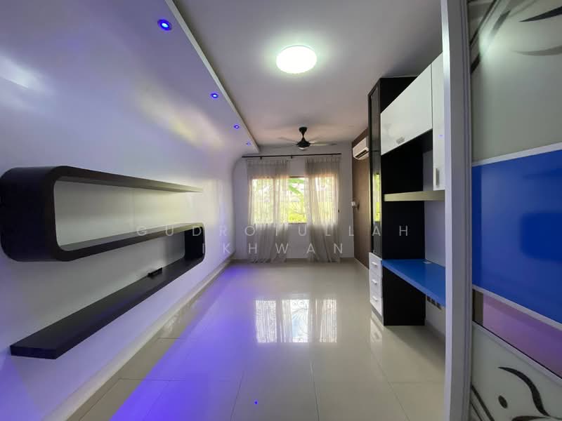 Rumah Berkembar untuk Dijual di Seksyen 5 (Bangi) - Gudrotullah Ikhwan - Living Room - PropertyGuru.com.my