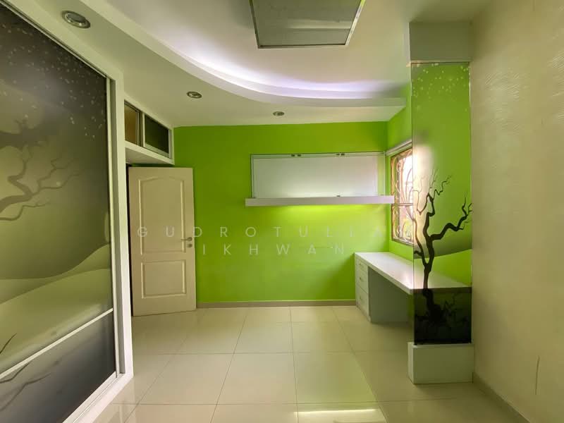 Rumah Berkembar untuk Dijual di Seksyen 5 (Bangi) - Gudrotullah Ikhwan - Study - PropertyGuru.com.my