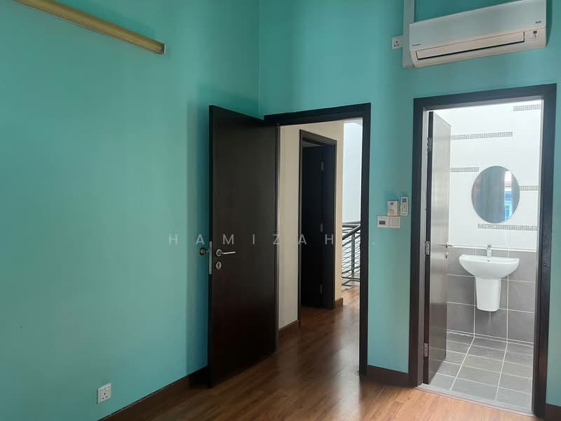 2-storey Terraced House for Sale in Denai Alam (Shah Alam) - Hamizah . - PropertyGuru.com.my